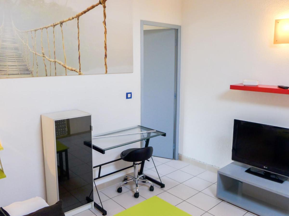 Holiday Home Hameau Des Tamarins-1 By Interhome 르발카레스 외부 사진